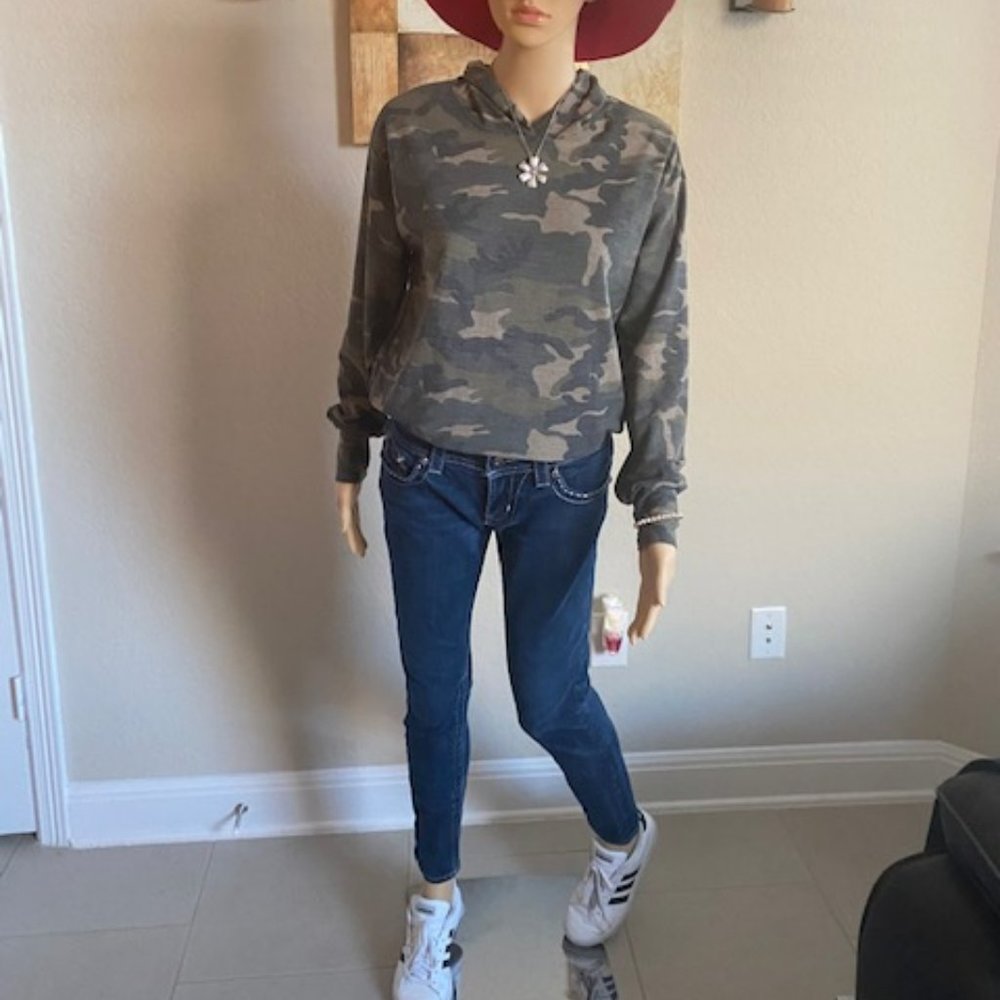 Socialite Comfy Camo Pullover Hoodie Size Small - Picture 4 of 4